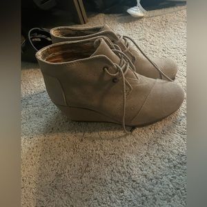 Tom’s Suede Wedges